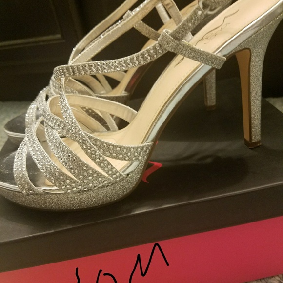 Touch of Nina (Nina Ricci) silver bling heels - Picture 2 of 3